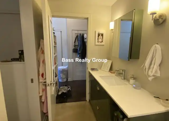 Property at 5021 N Kenmore Ave, Chicago, IL, 60640, 1 bed, 1 bath, [object Object]