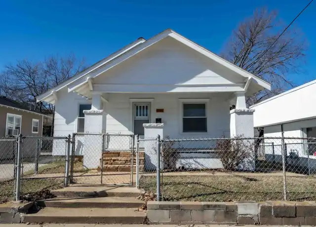 Property at 816 S Lewis Ave, Tulsa, OK, 74104, 3 beds, 1 bath, [object Object]