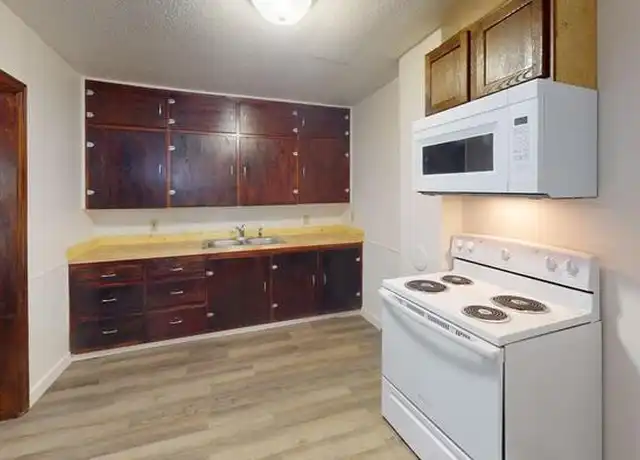 Property at 623 N 18th St Unit 2, Bismarck, ND, 58501, 2 beds, 1 bath, [object Object]