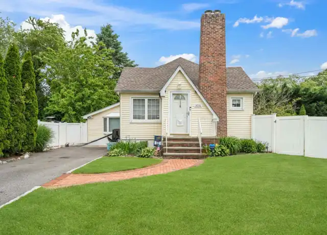 Property at 306 McCall Ave, West Islip, NY, 11795, 3 beds, 1 bath, [object Object]