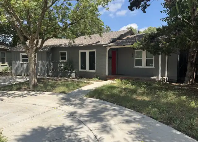 Property at 2810 27th St, Lubbock, TX, 79410, 3 beds, 3 baths, [object Object]