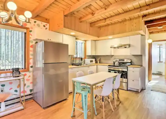 Property at 7946 Sleepy Hollow Dr, Tobyhanna, PA, 18466, 3 beds, 2 baths, [object Object]