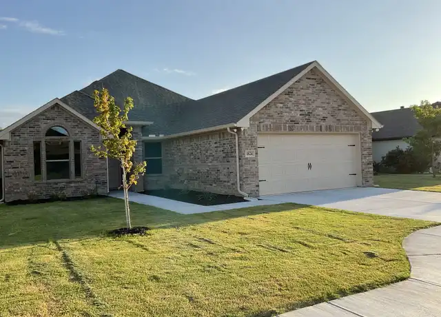 Property at 1824 Town Creek Cir, Weatherford, TX, 76086, 3 beds, 2 baths, [object Object]
