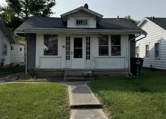 Property at 1125 W Marsh St Unit 1, Muncie, IN, 47303, 3 beds, 2 baths, [object Object]