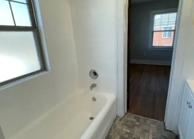 Property at University Place - 551 S 35th St, Omaha, NE, 68105, 0 beds, 1 bath, [object Object]