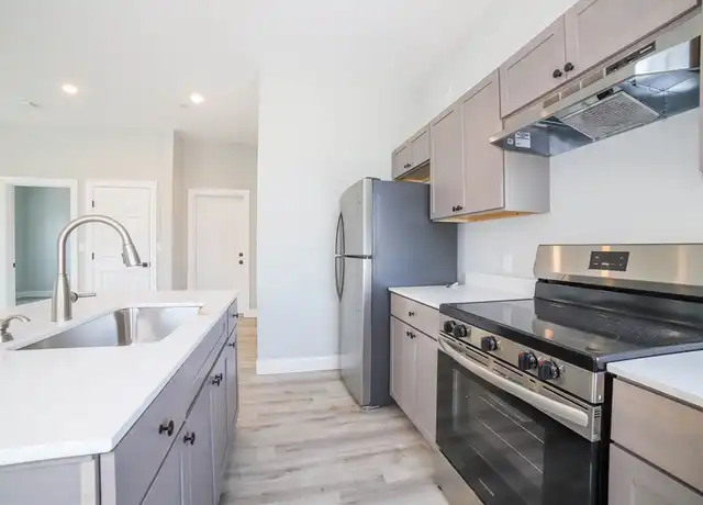 Property at 582 Main St Unit 1, Shrewsbury, MA, 01545, 1 bed, 1 bath, [object Object]