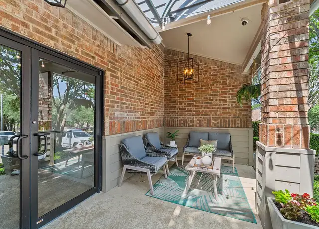 Photo of 601 N Park Blvd, Grapevine, TX 76051