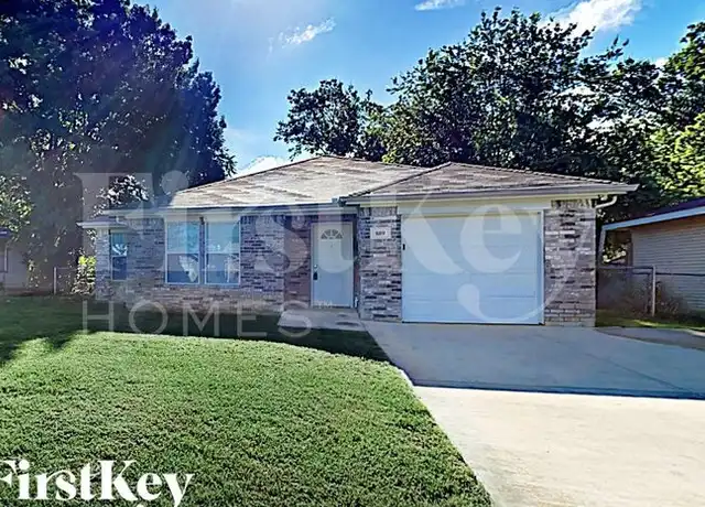 Property at 809 Tuskegee St, Grand Prairie, TX, 75051, 3 beds, 2 baths, [object Object]