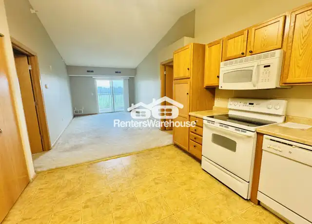 Property at 1590 Parkwood Dr #312, Saint Paul, MN, 55125, 2 beds, 2 baths, [object Object]