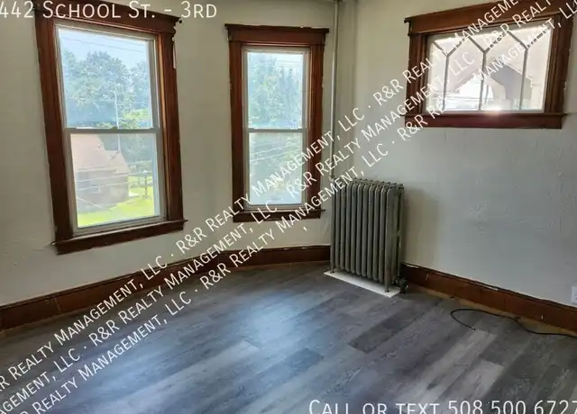 Property at 442 School St Unit 3rd, Webster, MA, 01570, 3 beds, 1 bath, [object Object]