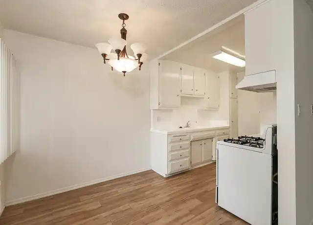 Property at Sunset Poinsettia Regency - 1419 N Poinsettia Pl, Los Angeles, CA, 90046, 1-2 bed, 1-1.5 bath, [object Object]