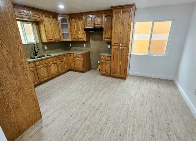 Property at 711 N Sloan Ave, Compton, CA, 90221, 1 bed, 1 bath, [object Object]