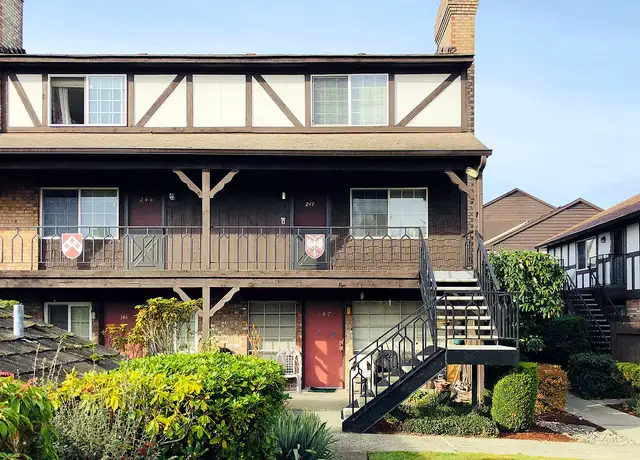 Photo of 455 S 156th St, Burien, WA 98148