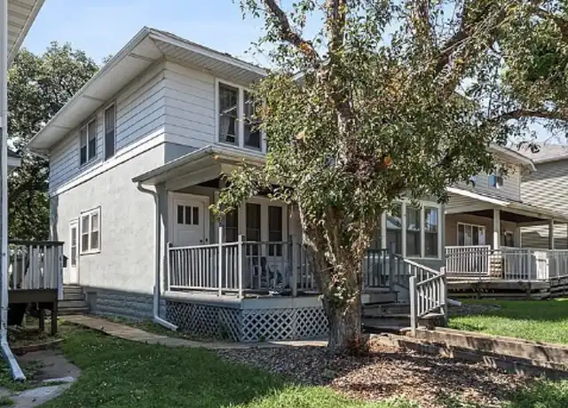 Property at 613 Snelling Ave N Unit 613 (Upper), St Paul, MN, 55104, 2 beds, 1 bath, [object Object]