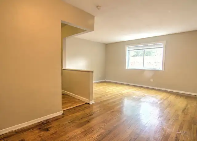Property at 3508 Russell Blvd Unit 3510 2, St. Louis, MO, 63104, 2 beds, 1 bath, [object Object]