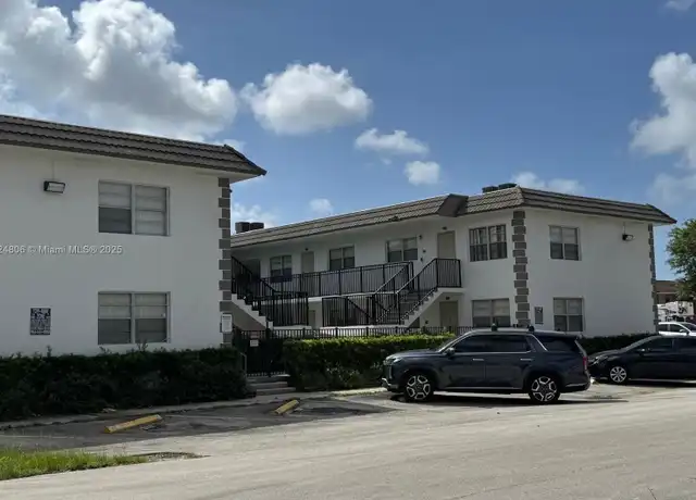Property at 4933 Hollywood Blvd Unit 101, Hollywood, FL, 33021, 1 bed, 1 bath, [object Object]