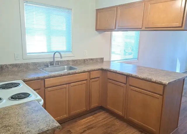 Property at Island Park Apartments - 250 25th St SE, Salem, OR, 97301, 1 bed, 1 bath, [object Object]