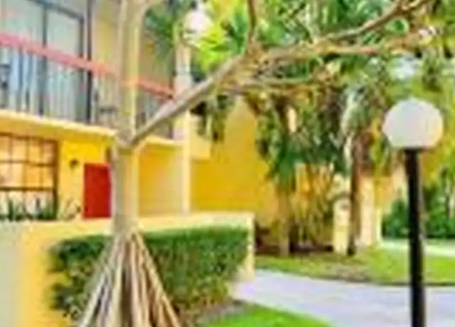 Property at 793 SE 1st Way, Deerfield Beach, FL, 33441, 2 beds, 3 baths, [object Object]