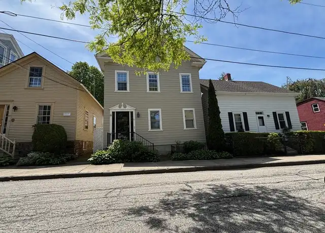 Property at 51 Lee Ave Unit 2, Newport, RI, 02840, 1 bed, 1 bath, [object Object]