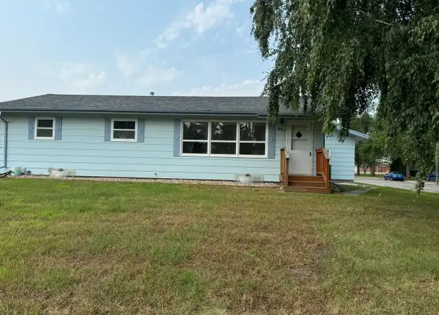 Property at 921 12th St NE, Jamestown, ND, 58401, 3 beds, 2 baths, [object Object]
