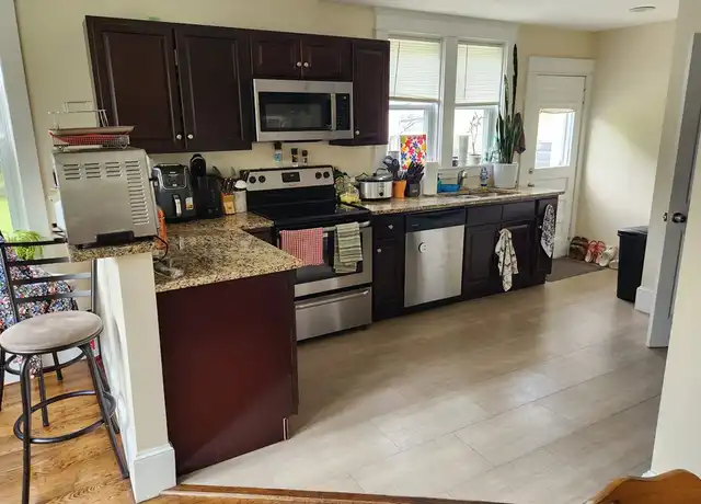 Property at 219 Metacom Ave Unit 1A, Bristol, RI, 02809, 4 beds, 2 baths, [object Object]