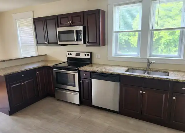 Property at 219 Metacom Ave Unit 1A, Bristol, RI, 02809, 4 beds, 2 baths, [object Object]