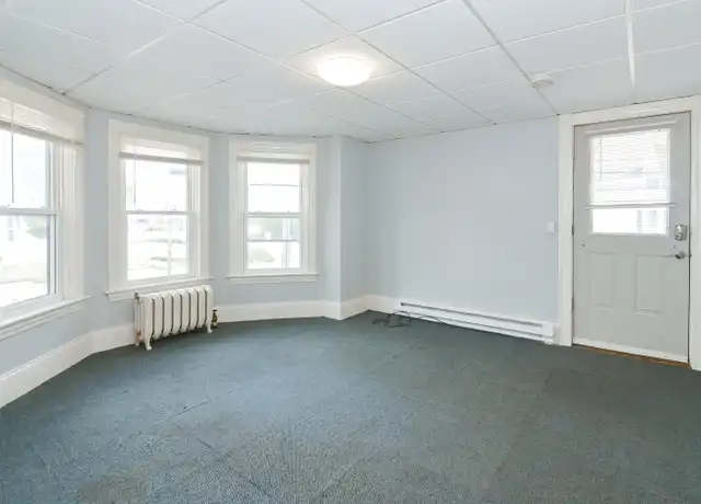 Property at 125 Park St Unit 2, Attleboro, MA, 02703, 1 bed, 1 bath, [object Object]