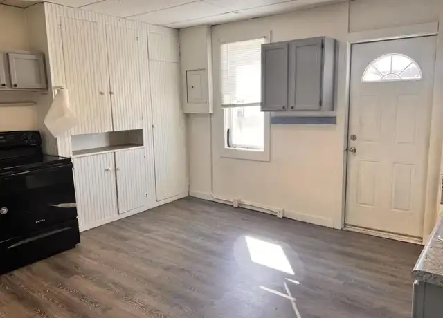Property at 110 E Front St, Buchanan, MI, 49107, 1 bed, 1 bath, [object Object]