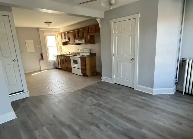 Property at 332 Franklin St Unit 2, West Reading, PA, 19611, 2 beds, 1 bath, [object Object]