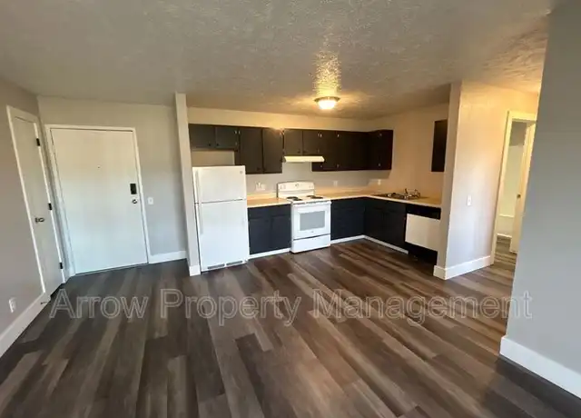 Property at 940 27th St Unit 11, Clarinda, IA, 51632, 3 beds, 2 baths, [object Object]