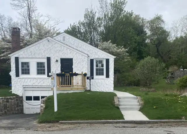 Property at 540 Vauxhall St, New London, CT, 06320, 2 beds, 1 bath, [object Object]