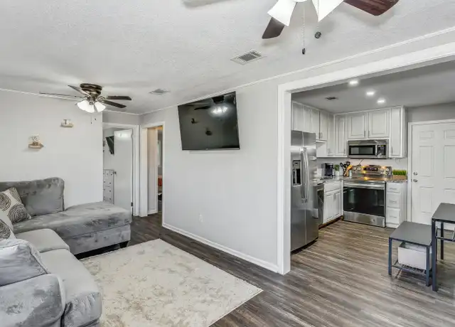 Property at 1205 Poppy Ave Unit B, Pensacola, FL, 32507, 2 beds, 1 bath, [object Object]