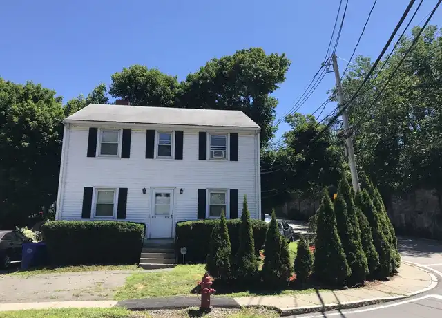 Property at 926 Chestnut St Unit 2FL, Waban, MA, 02468, 2 beds, 1 bath, [object Object]