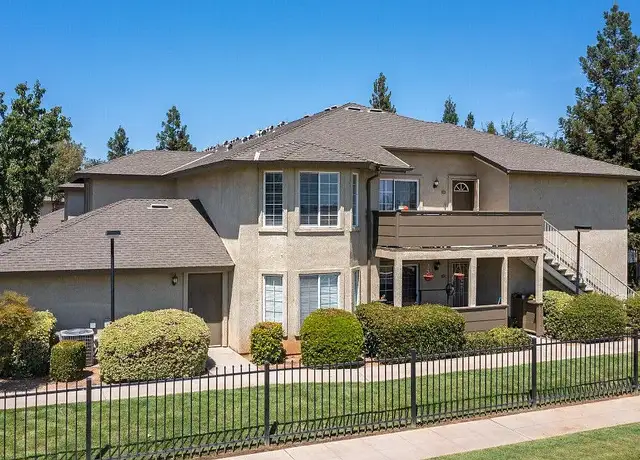 Photo of 190 N Coventry Ave, Clovis, CA 93611