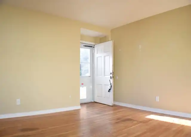 Property at 5128-5138 SE Milwaukie Ave Unit 5136, Portland, OR, 97202, 1 bed, 1 bath, [object Object]