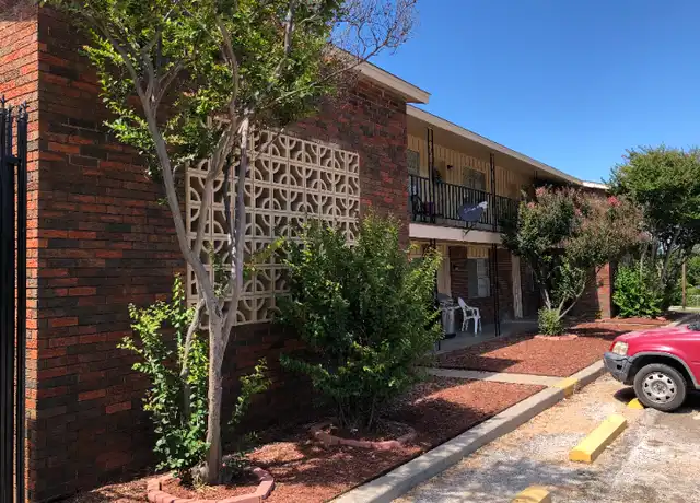 Property at 104 Ric Williamson Memorial Hwy Unit 104, Weatherford, TX, 76087, 2 beds, 1 bath, [object Object]