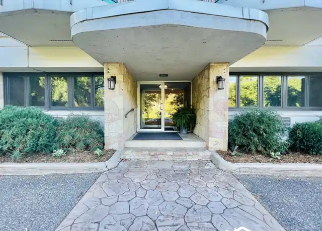 Property at 2928 Dean Pkwy Unit 4L, Minneapolis, MN, 55416, 1 bed, 1 bath, [object Object]