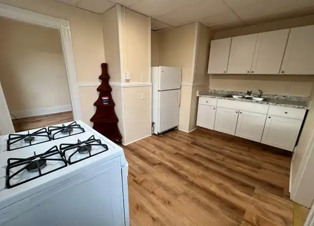 Property at 195 Main St Unit 5, Waterville, ME, 04901, 1 bed, 1 bath, [object Object]