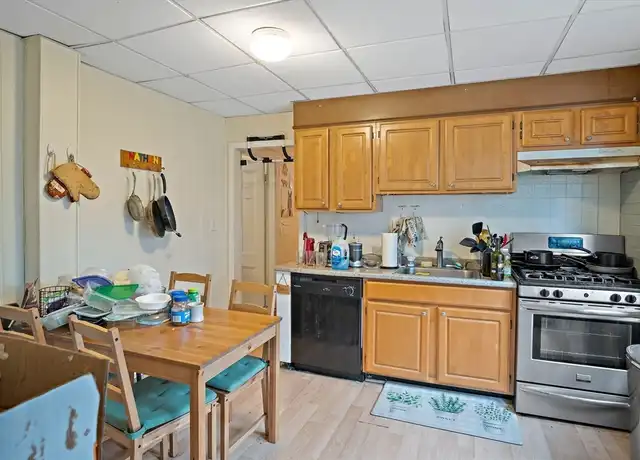 Property at 852 Huntington Ave #2, Boston, MA, 02115, 4 beds, 1 bath, [object Object]