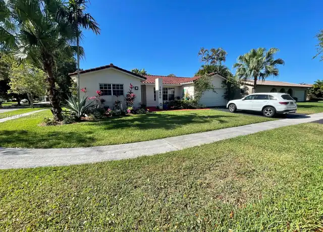 Property at 10400 NW 5th Ct, Plantation, FL, 33324, 4 beds, 3 baths, [object Object]