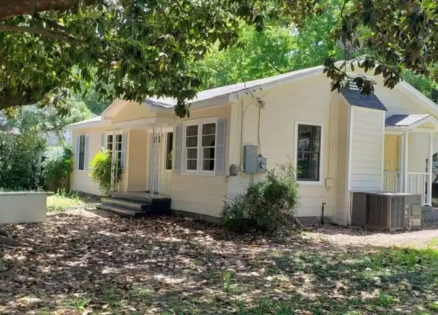 Property at 50 Bishop Ln S, Mobile, AL, 36608, 3 beds, 2 baths, [object Object]