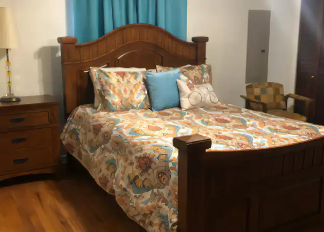 Property at 1428 Sunset Dr, Tyler, TX, 75701, 1 bed, 1 bath, [object Object]