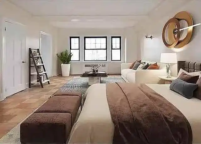 Property at 95 Christopher St Unit 2D, New York, NY, 10014, 0 beds, 1 bath, [object Object]