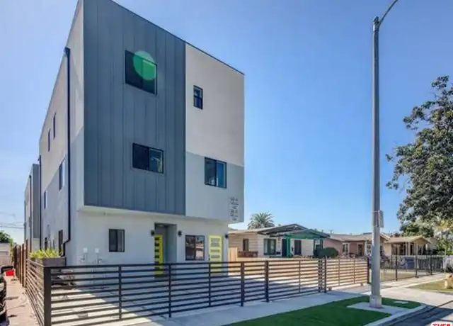 Property at 624 W 83rd St Unit 626 1/4, Los Angeles, CA, 90044, 1 bed, 1 bath, [object Object]