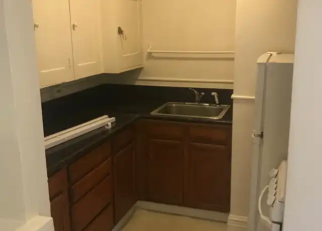 Property at 315 NE 28th Ave Unit B, Portland, OR, 97232, 0 beds, 1 bath, [object Object]