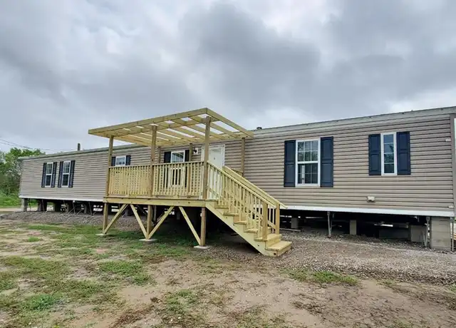 Property at 631 E Bayou Rd, Belle Chasse, LA, 70037, 3 beds, 2 baths, [object Object]