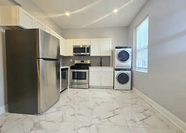 Property at 3 Dewitt Rd Unit 206, Elizabeth, NJ, 07208, 3 beds, 2 baths, [object Object]