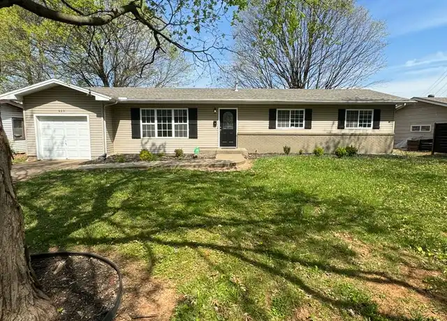 Property at 633 E Morningside St, Springfield, MO, 65807, 3 beds, 2.5 baths, [object Object]