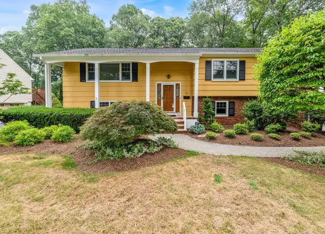 Property at 10 Lyncrest Dr, Paramus, NJ, 07652, 4 beds, 2.5 baths, [object Object]