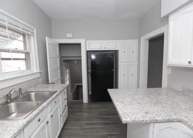 Property at 2335 31st St, Moline, IL, 61265, 2 beds, 1 bath, [object Object]